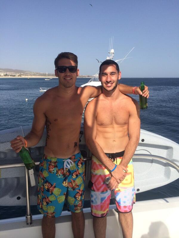 iKicked_'s tweet image. Cabo...on a yacht #notreallife @VanillaV1ck7