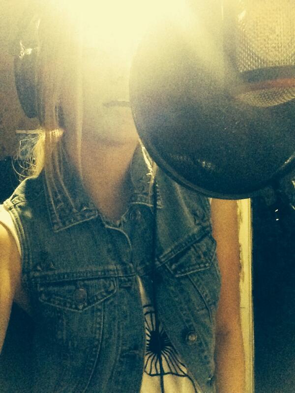 olivia_holt's tweet photo. http://t.co/YdzDeYaCgC