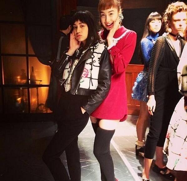 TeamMizuhara's tweet image. #MizuharaSisters #ModelSisters at the backstage of Stretsis AW 2014 Show! You two are so adorable @AY1010xxx @kikoxxx