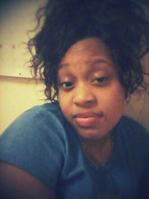 Crypticbeautyy's tweet photo. Fresh out of the shower #Thoughtiwascute #Naturalbeauty #Funnyface #Goodnight http://t.co/eJoPBEdEaD