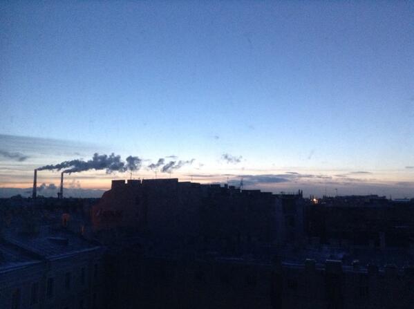 delormeraphael's tweet photo. St. Petersbourg bonjour (soit привет)! http://t.co/BmXVXGMQQE