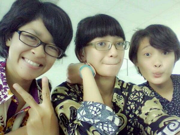 nyynayy's tweet photo. Tpm 2b in action haha @mitatuut @makasihputri http://t.co/sLTbR8B29L