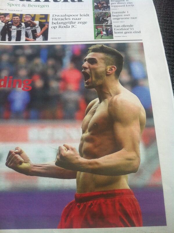 deBankzitter's tweet photo. Soms is zo'n cover net alsof je voor de spiegel staat#tctubantia http://t.co/nhCXaL3KAB