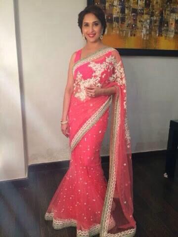 Priyazunjare1's tweet photo. @MirchiAwards 
@madhuridixit on the sets of #mirchimusicaward #MMAwards
#MirchiAwards #GulaabGang
http://t.co/JV4mFaE1UB