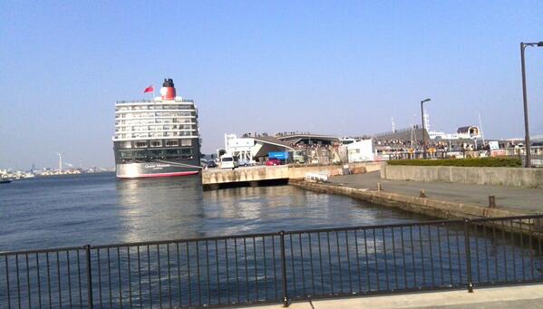 sedoriboard's tweet photo. クイーンエリザベス号。中には勝ち組みの人がいるのか！？　 http://t.co/UEvaUjchIR