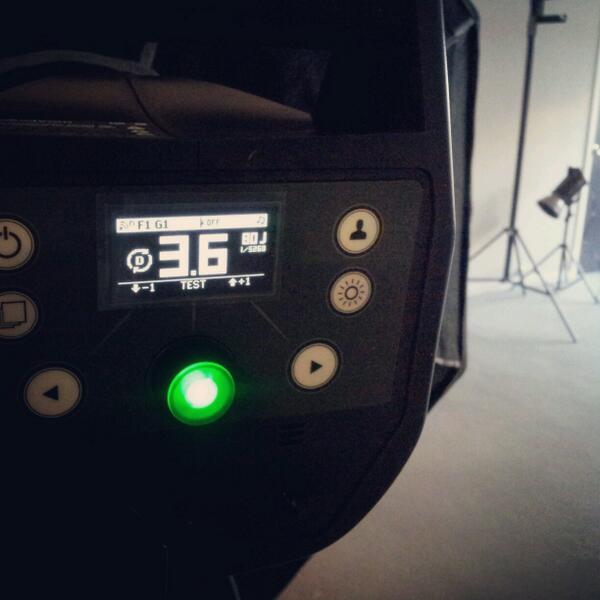 ThomasCarrage's tweet photo. Sur le terrain avec les Elinchrom ELC 1000 J ! Thx @ElinchromLTD http://t.co/RO1KXtbg9s