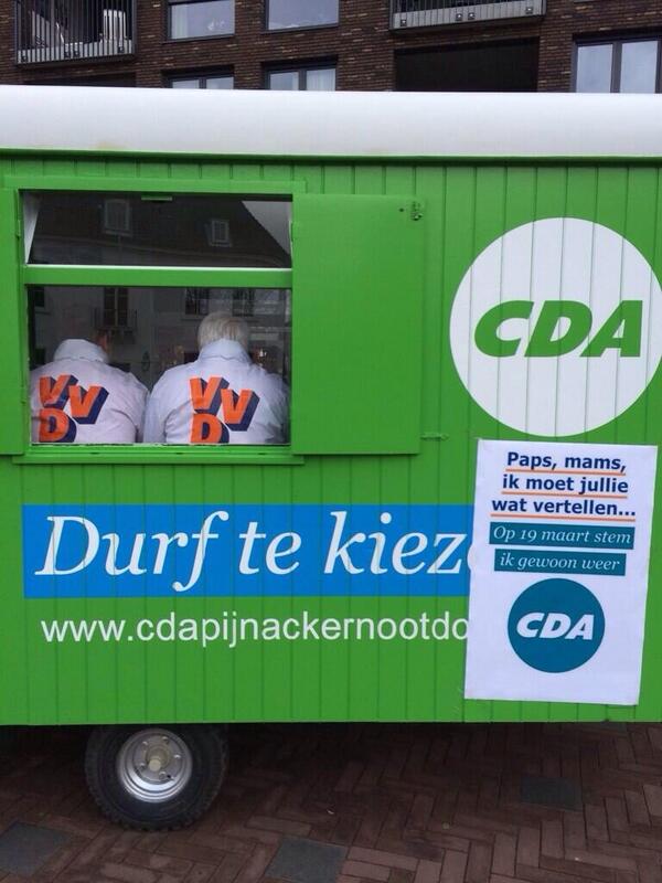 Drevonk's tweet photo. Mooi beeld van campagne! #CDA heeft oog voor mensen die het echt moeilijk hebben http://t.co/QmbZV6JrP3”