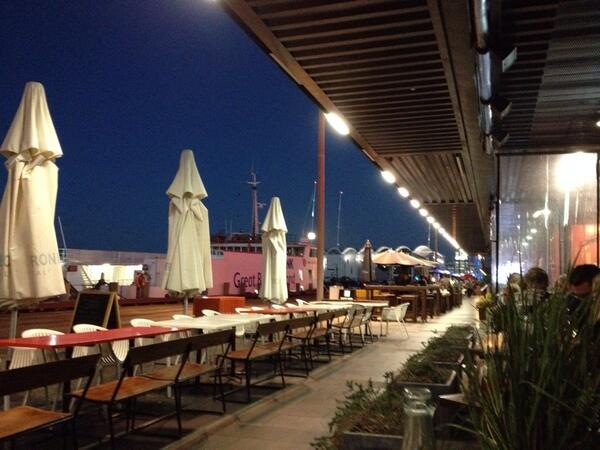 LindaXtr's tweet photo. PERFECT night on the Wynyard Quarter... Full moon, NZ's best pizza @MerchantsOfVenice. Happy Camper. http://t.co/caLpBpjaH9