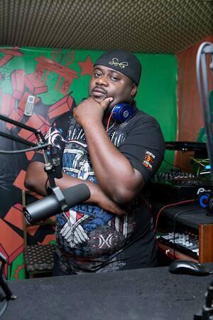 Y1079FM's tweet photo. Great Music,Inspiring Positive Talk! Itz @sammyforson #Onair #Mydmorningshow #nowplaying #Takeit2DaHead @rickyrozay http://t.co/sDCZINvx4P