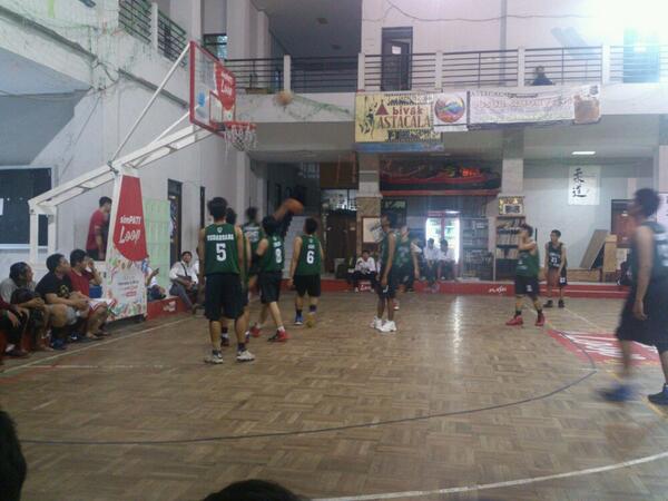 SK37_ITT's tweet photo. [LIVE REPORT] MASIH 14-9 TETAP DUKUNG AND STAY DISINI. yg belum dtang, ayo datang ke sc.. http://t.co/hZL4csdtLW