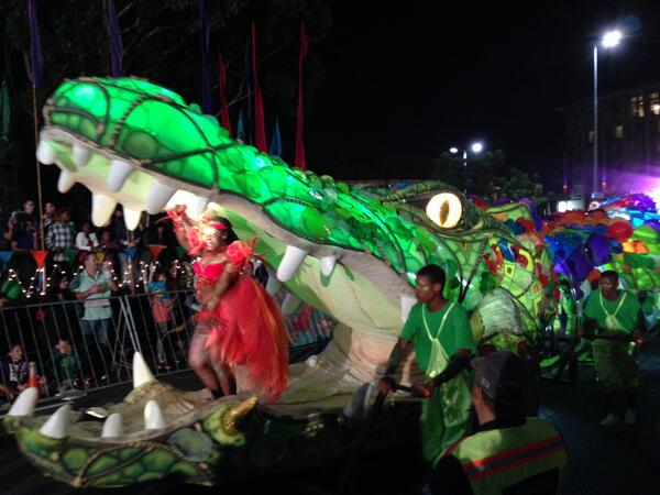 puffinb's tweet photo. @imaginethatCPUT Cape Town Carnival was awesome this weekend! Glad our design students took part :) #CTCarnival http://t.co/4ne3GXeTvK