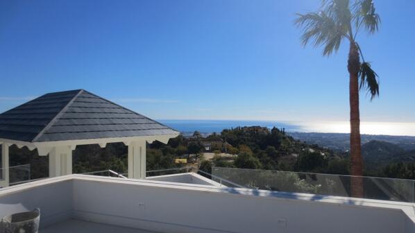 EssenzaLiving's tweet photo. #new #contemporary #villa #zagaleta #marbella #essenzaliving #carloslamas #architecture http://t.co/koFWrVqbcf