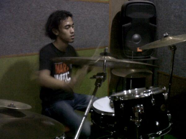 iqbal_udjo's tweet photo. @AchmadVai @GesangBudiargo @maestrovinnie @adamHomsyah http://t.co/Dcczdf4Nf0