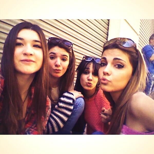 mireeia22's tweet photo. @lucigranell97 @SilviaGar2 @IreIrene8 @toniGM97 http://t.co/bGJ3YWL7Z2