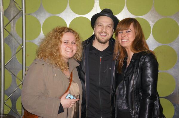 RoadStopGmbH's tweet photo. Gewannen Konzertbesuch mit Meet&amp;Greet mit "Gavin DeGraw" in unserem aktuellen Illustrator: Miriam &amp; Katarina Babli http://t.co/0tSRyIYNcb