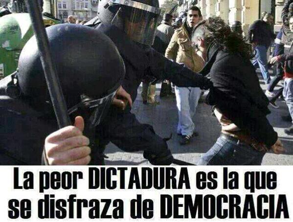 CGT's tweet photo. RT @PlanetaEskoria_: La peor DICTADURA es la que se disfraza de DEMOCRACIA #EnPie22M http://t.co/8CW1kqZ5m7