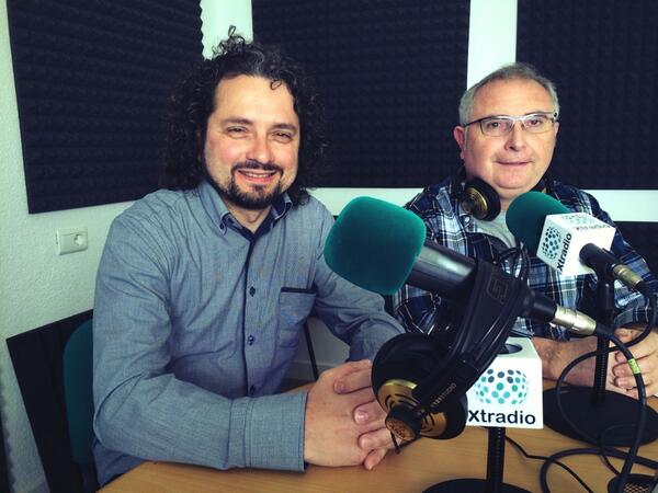 xtradiofm's tweet photo. @XavierHerrero, artista faller guanyador del monument de la @Acf_Ferroviaria als estudis de @xtradiofm http://t.co/c9yxFxfUUO