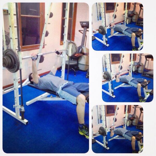 22Chaiwat's tweet photo. ออกกำลังกายกันหน่อย http://t.co/S9BAPVTwFD