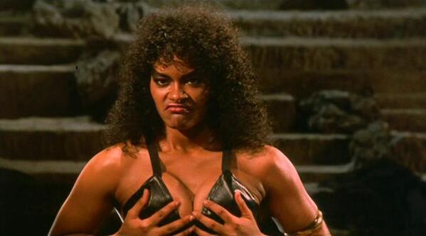 доспехи бога фильм 1986. лола форнер доспехи бога. лола форнер. доспехи бога девушки. доспехи бога девушки.