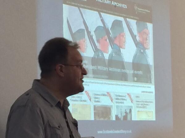 johnhanson47's tweet photo. @SoGGenealogist @ChrisMPaton @LostCousins Chris in full flow http://t.co/dQAnkBpA2H