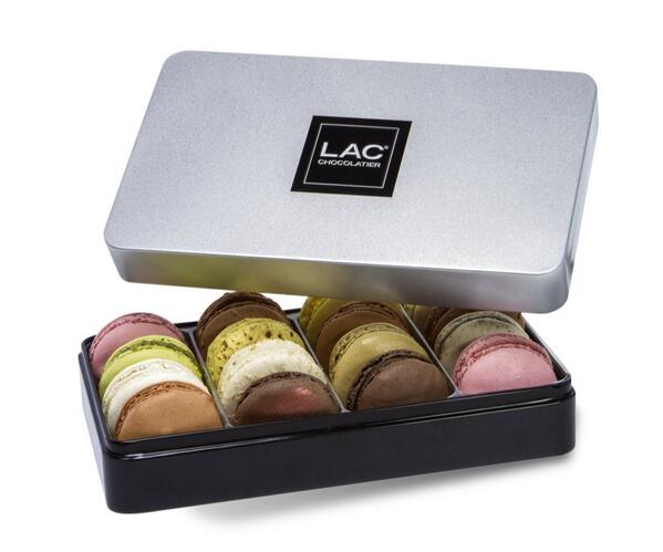 PatisserieLAC's tweet photo. Idée cadeau: la nouvelle boite en fer LAC, disponible en 7 ou 16 macarons. @macarons #nice #patisserie #cadeau http://t.co/AXOnlvDvh3