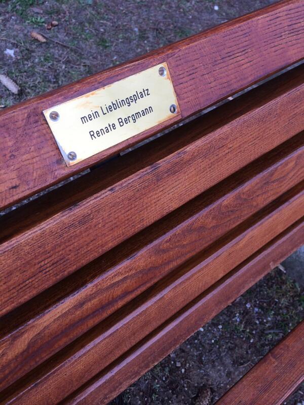 rektalus's tweet photo. @RenateBergmann Bin jetzt unsicher ob ich mich setzen darf. http://t.co/1KdOrt9R9n