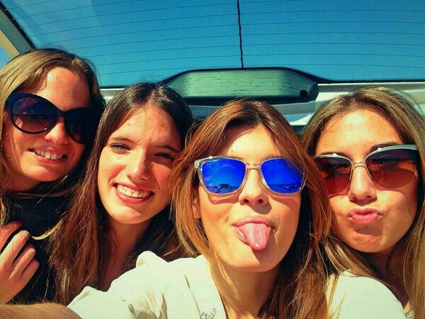 aligarvinu's tweet photo. Empezando bien la semana #lipa @Lucia_Toro @alegarlim @CaarMoure http://t.co/YoizRchJ6q