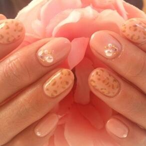 nail_cutecute's tweet photo. アニマル柄とパールのミックス
アニマル柄も派手すぎずパールの
大きさや光もちょうどよい！
→ http://t.co/z4kXJcgoE5