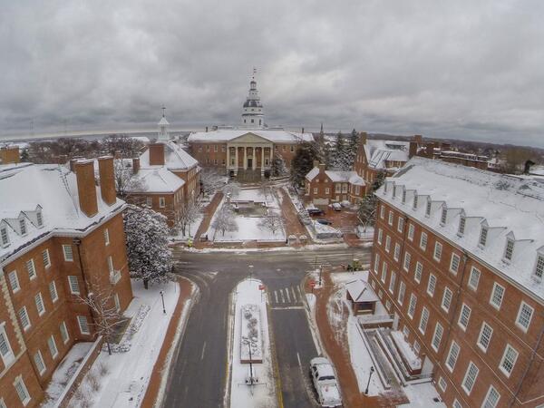 midatlaerial's tweet photo. Snow day in Annapolis!! Aerial from 830am @eyeonannapolis @AA1stAlert @DTAnnapolis @StateMaryland #fox5snowday #snow http://t.co/kFMxk3dZLB