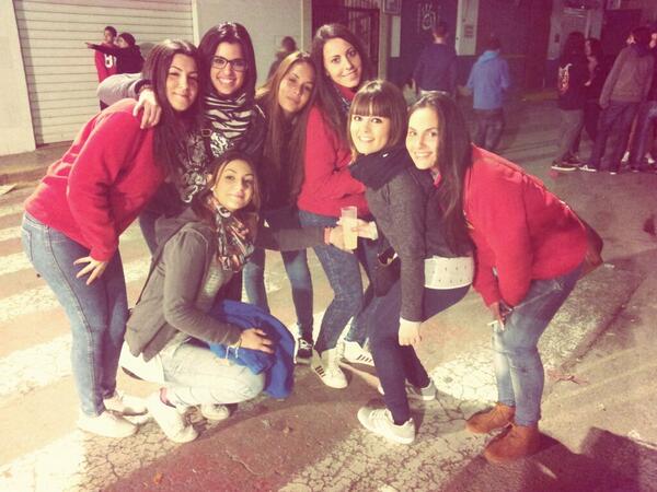 albadarijo94's tweet photo. Chicas domingueras ♥ @Noeliaxiri @GemitaGemiGema @BebaShore http://t.co/Q7SnidC53h