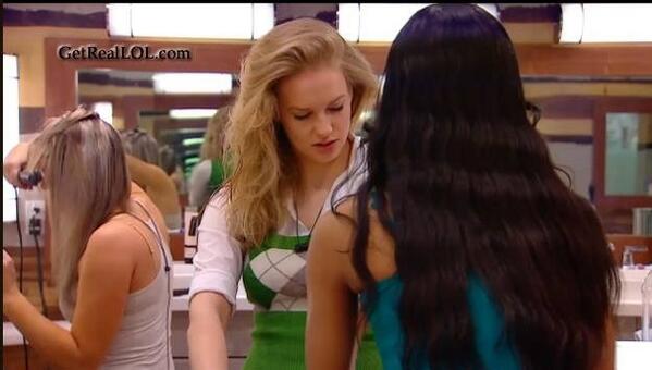 Reality__Times's tweet photo. Getting ready for St. Patty's Day #saveHeather @TeamHeatherBB #BBCAN2 #grlol @BigBrotherCA http://t.co/ipr0kWFwaC