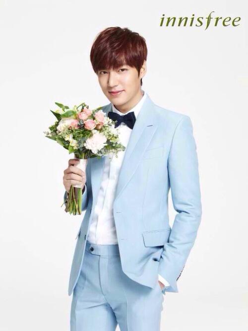 Ли минхо дата. Ли минхо дата. Ли мин хо. Ли мин хо сериал цветы. Ли мин хо с букетом.