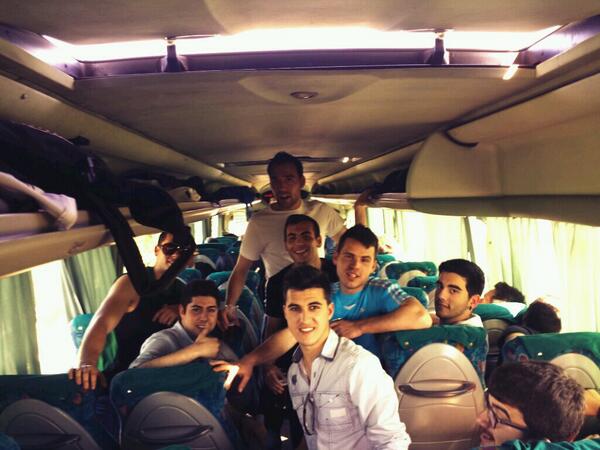 Juanito_Galan's tweet photo. @Juanito_Galan @elesanchezdueas  @ArizaAngel @RafavRMCF #canta #juanMaritn buen viaje con los prendas http://t.co/xl41nADY2x