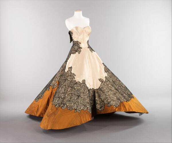 Charles James’s "Four-Leaf Clover" gown is constructed from 30 pattern pieces. met.org/1nqaRS4 #StPatricksDay