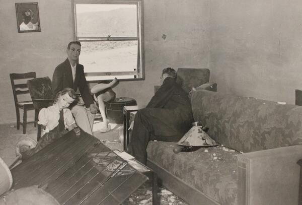 TodaysDocument's tweet photo. Mannequin Family in a House after #OperationDoorstep, #TDiH 1953 http://t.co/WvB18ogaM4 #AtomicTesting #ColdWar http://t.co/dnj50Mmjl2
