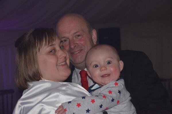 M0UJD's tweet photo. @donnaloubishop with auntie Tammy and uncle David http://t.co/vAESbljBko