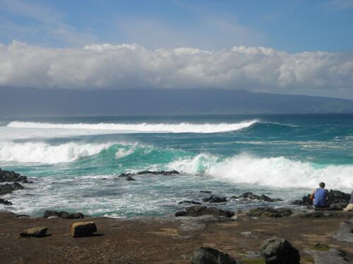 Catching #Hawaii’s most dangerous waves: bit.ly/1mdVvi4 #wavesurfing #travel