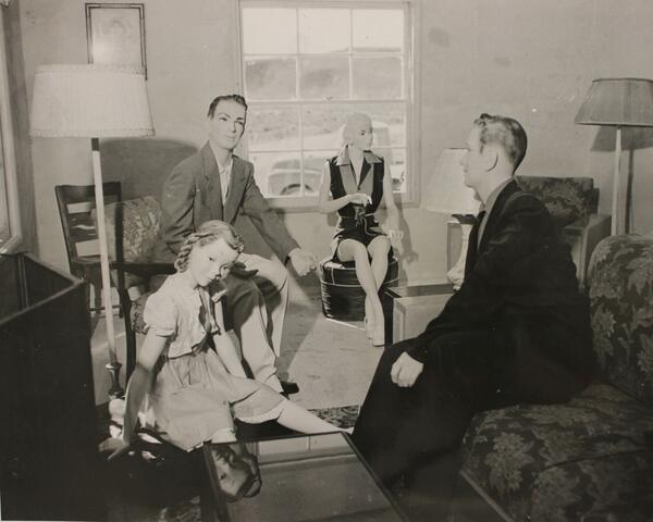 TodaysDocument's tweet photo. Mannequin Family in a House before #OperationDoorstep, #TDiH 1953 http://t.co/WvB18ogaM4 #atomictesting #coldwar http://t.co/wdMHbOJP9Y