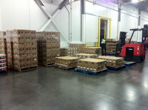 tjlumping's tweet photo. General Labour worker Swamper or Lumper in warehouse with Product on dock http://t.co/M1H1J7jLq5 http://t.co/xq2txjLXFU