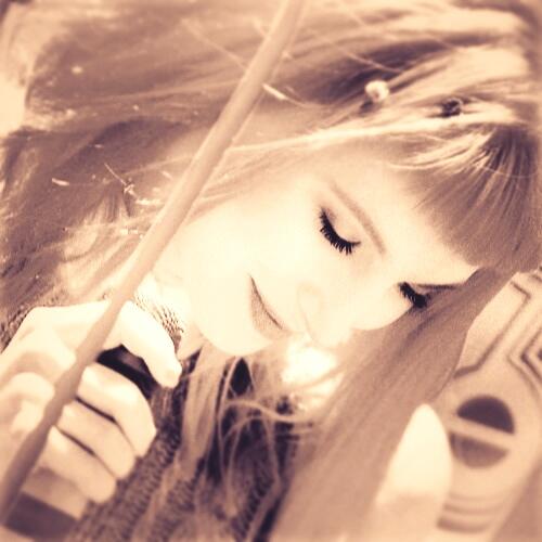 UpdateParamore's tweet image. 