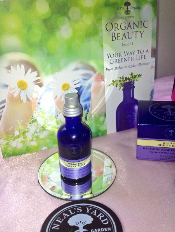 NYRO_SharonO's tweet image. It's #thattimeofday 3pm #headback #spritz #inhale #whitetea #antioxidant #calm #rehydrate uk.nyrorganic.com/shop/sharonort…