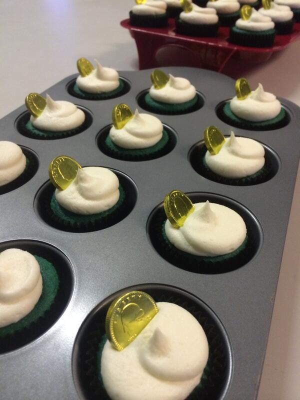 tammyelliottTV2's tweet photo. Newsroom props to #WBAY reporter @MichelleClemens for St. Patty's day treats #luckoftheirish A collective thank you! http://t.co/Yv0bIkvKuz