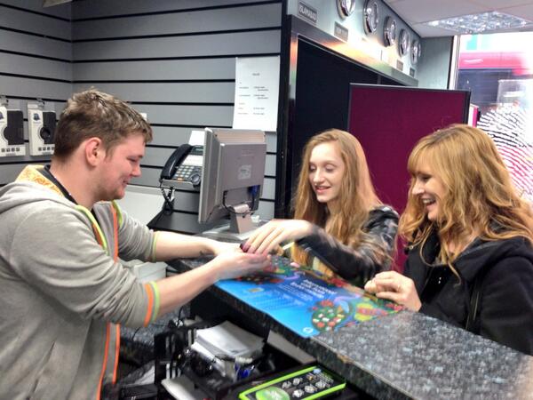 intouchmobile01's tweet image. #Inhouserepairs &amp;amp; #Servicewithasmile