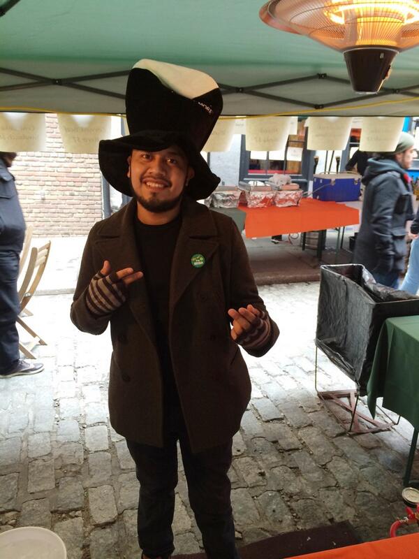 BeckettsNYC's tweet photo. Oscar is all set up outside!!! 
#StPatricksDay #stonestreet #paddysday #PaddysDay2014 #fidi #Guinness #beckettsnyc http://t.co/01N3DpYkmW