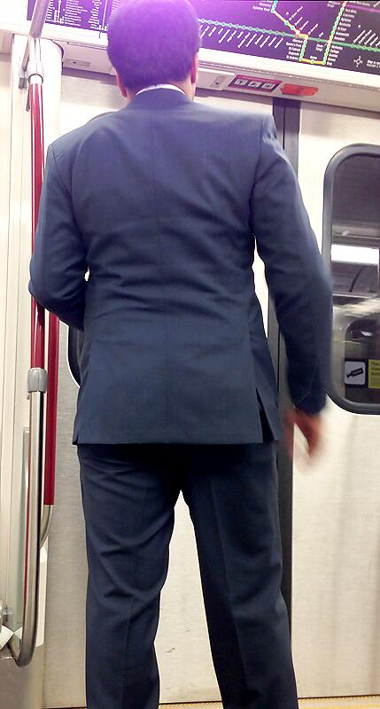 SuitSnob's tweet image. Example of what may happen when clients ask to "make it tighter". This suit is unalterable #wrongfit #badtailoring