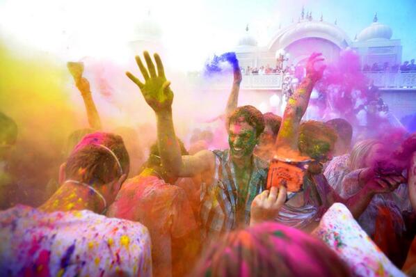 Niveda360's tweet photo. Happy Holi to all... http://t.co/E3gMEvKnny