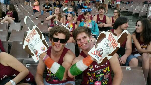 StentonMcKenzie's tweet photo. @spur_cares #daniecraven #matiesrugby #spursports #tuksisniks #firsttoarrivelasttoleave http://t.co/eNqNXW1b45