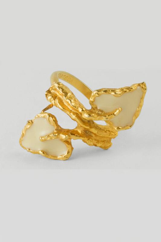 GreyParachutes's tweet photo. Enter to win this Vintage 1970 Ring on @viewfrom5ft2 Chicagoan blogger Christine's contest http://t.co/f7P1cjEzri! http://t.co/mPZcmSkyjI