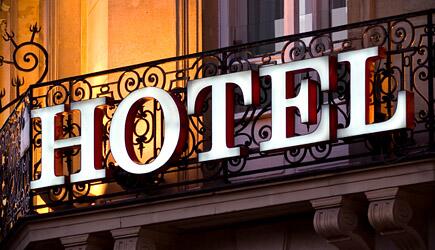 heather_brager's tweet photo. #Chinese #investors clamoring to buy into #hotels, a bright spot in #economic recovery: http://t.co/0RCzlqDRUT http://t.co/Iioz91uKqO