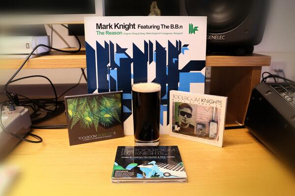 toolroomrecords's tweet image. Happy St Patrick's Day to our Irish fans!
RETWEET this picture &amp;amp; you could win this set of Toolroom goodies!